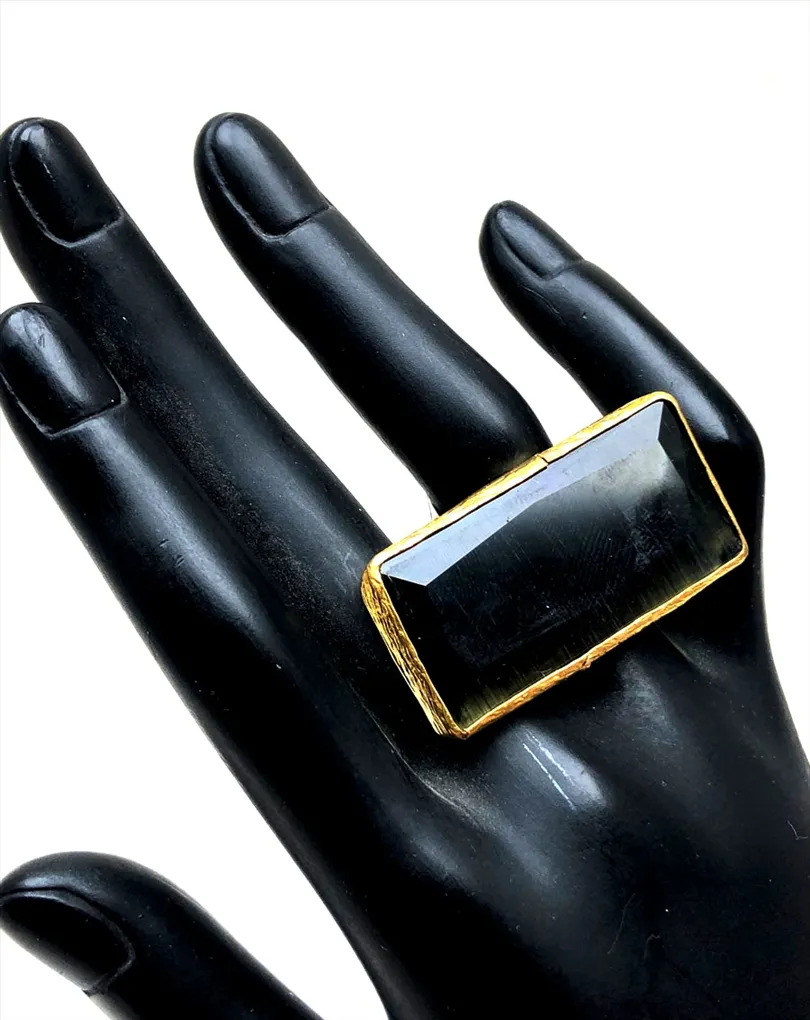 ANILLOS NEGROS CON LOS QUE DAR EL TOQUE ORIGINAL A TU OUTFIT