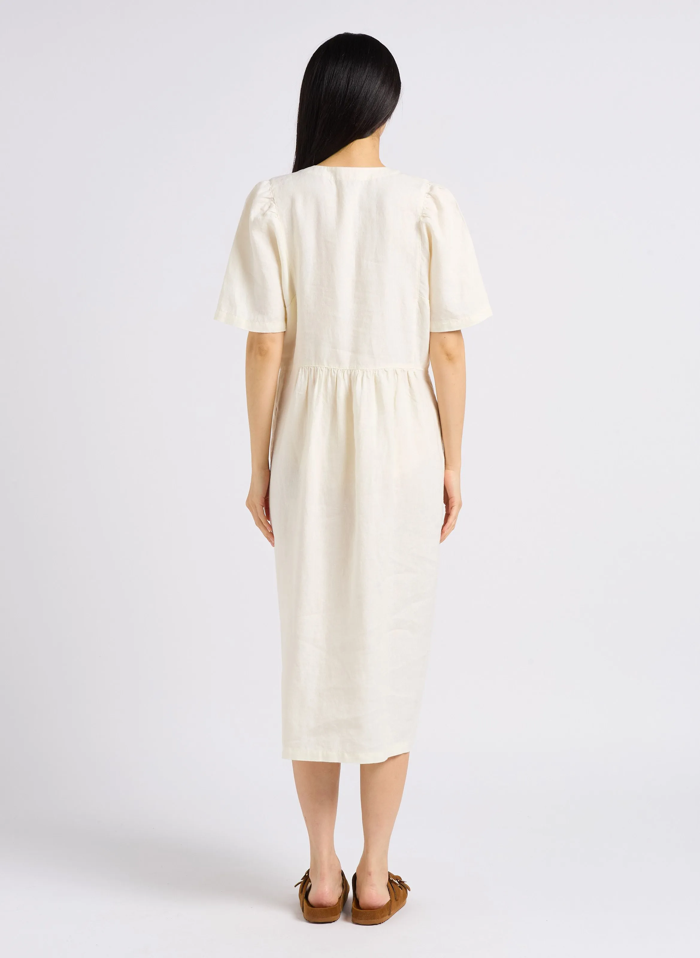 BENSIMON JADA - Vestido midi fruncido de lino con cuello de pico en blanco