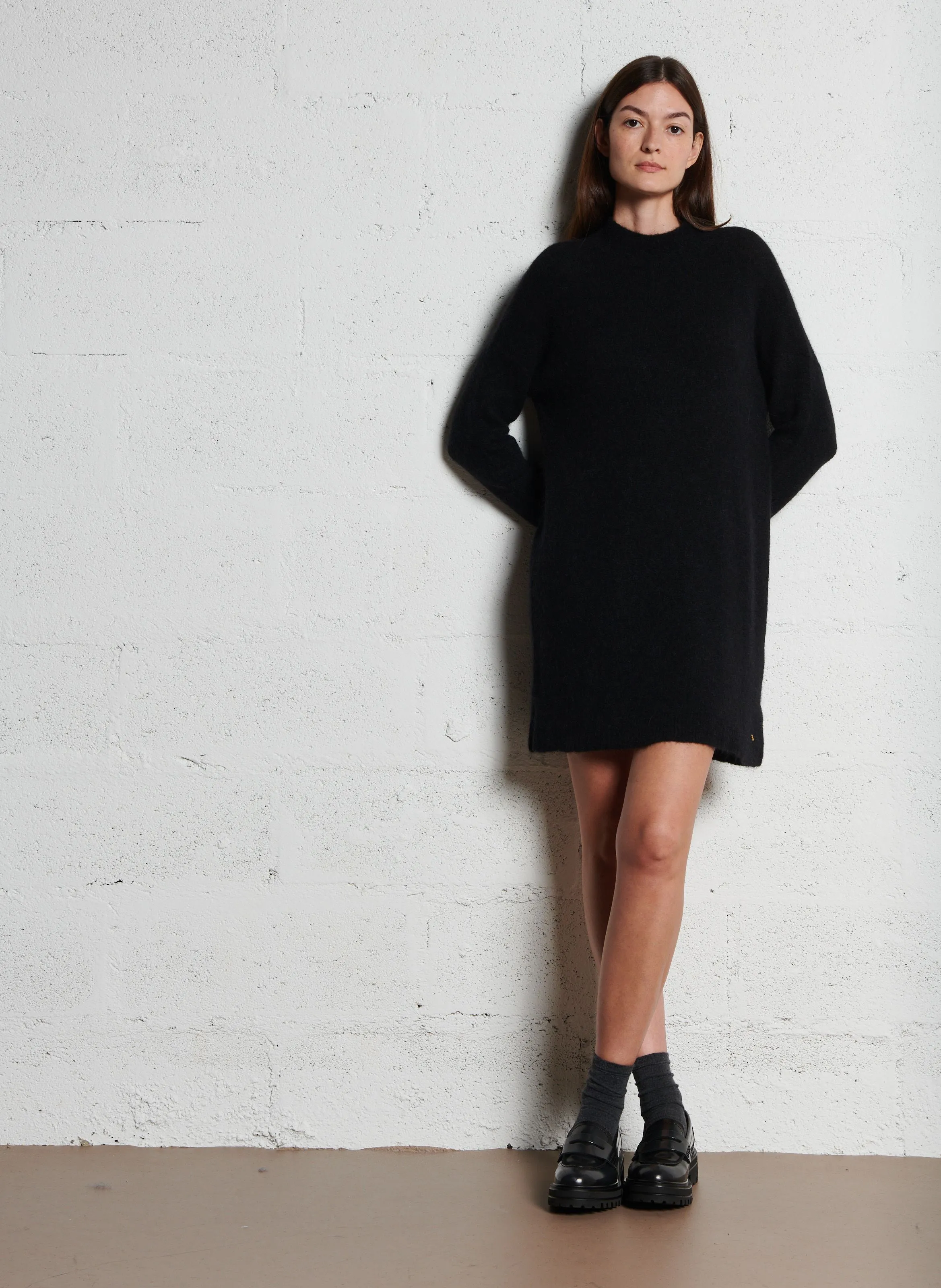 DES PETITS HAUTS BEMILIE - Vestido corto con cuello redondo en negro