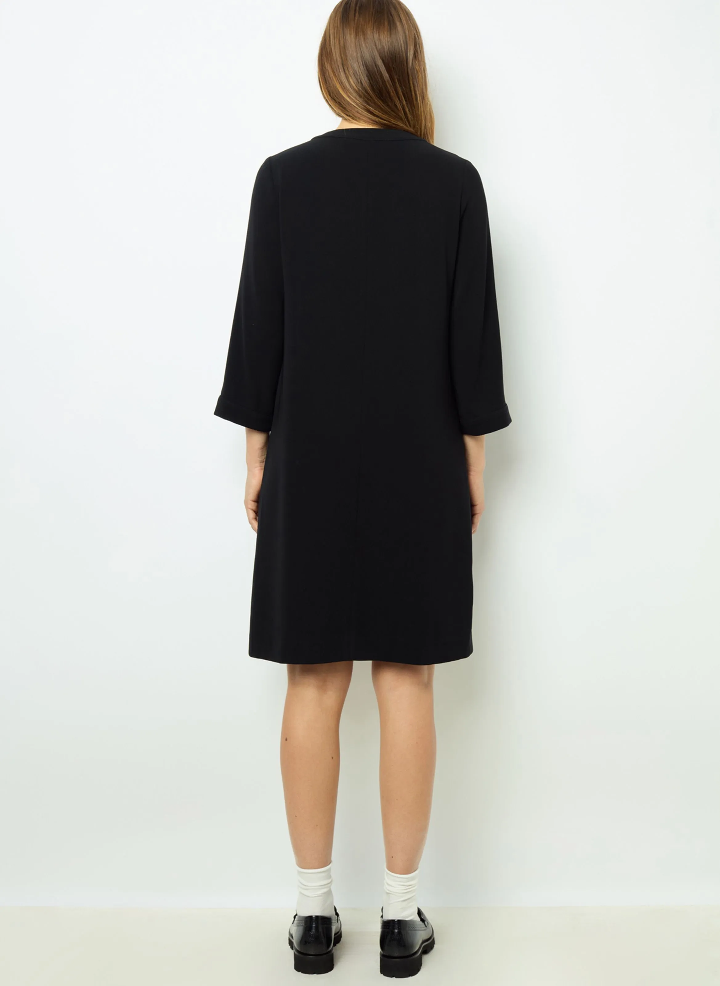 GERARD DAREL SIDONIE - Vestido corto con cuello de pico en negro