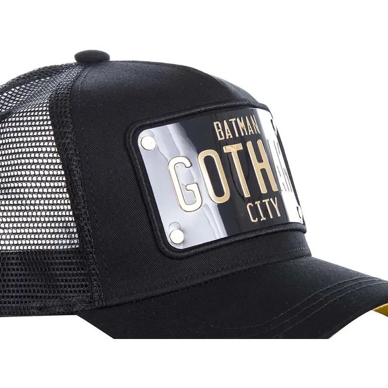 Gorra trucker negra con placa Batman Gotham City BATP1 DC Comics de Capslab