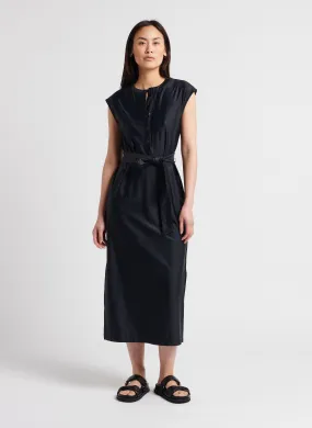 MAX MARA LEISURE MEGATON - Vestido recto de satén cuello redondo en negro