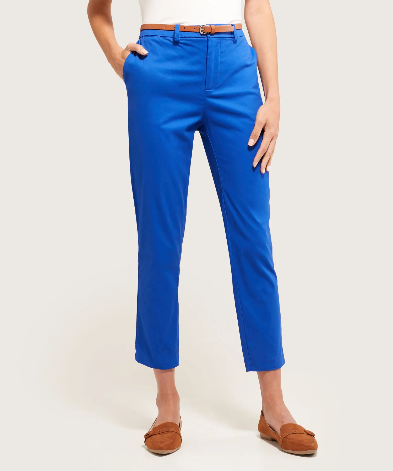 Pantalon Chino Unicolor Con Cinturon-