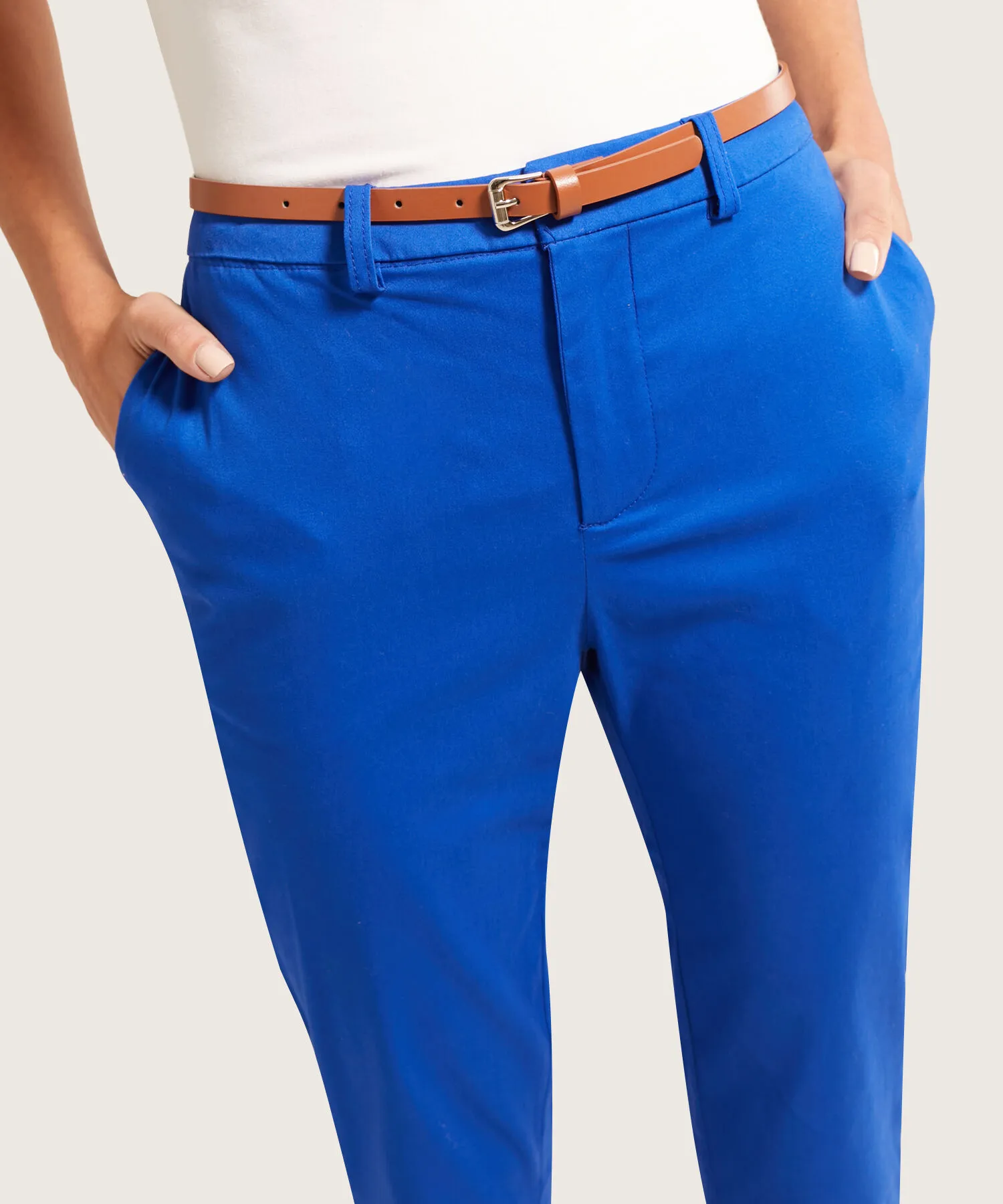 Pantalon Chino Unicolor Con Cinturon-