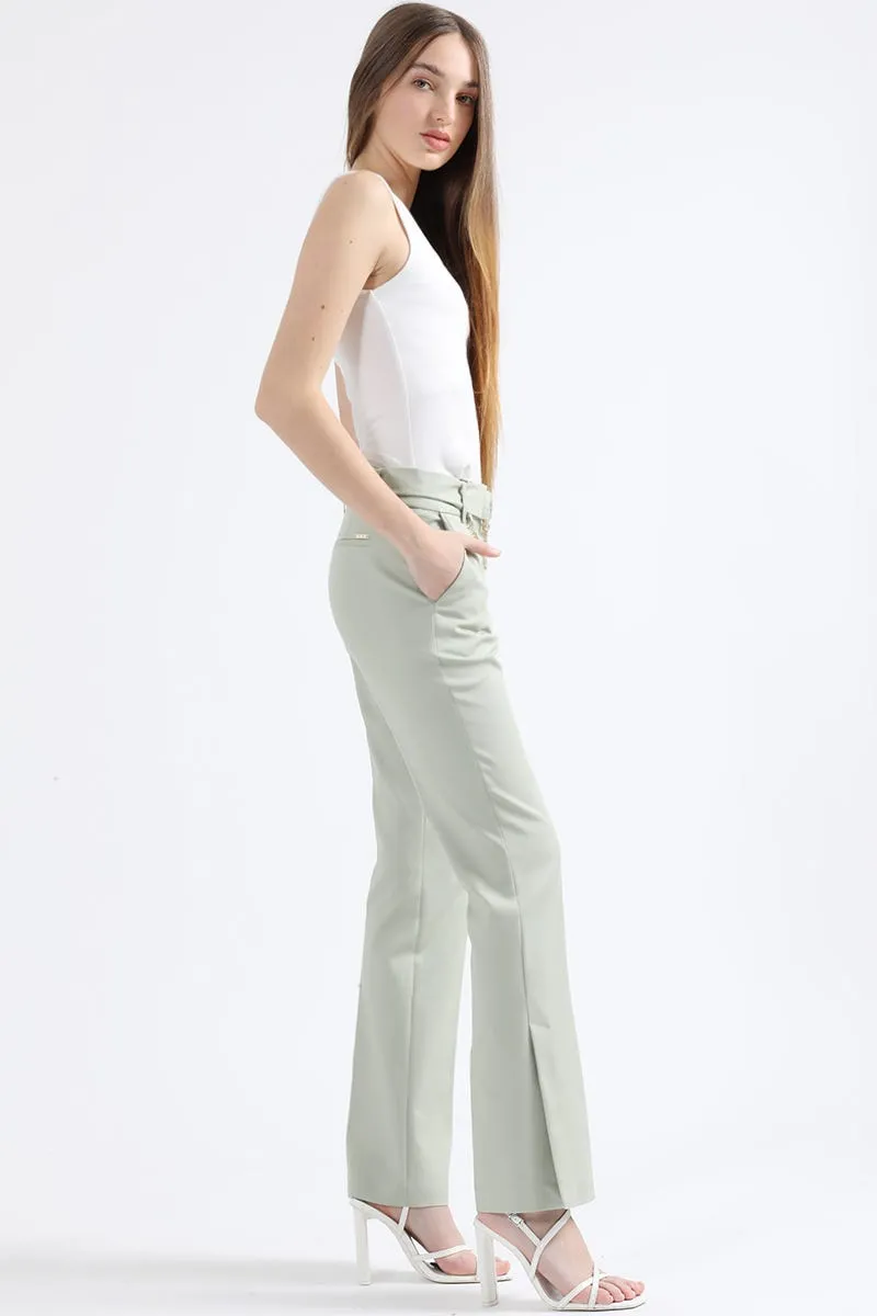 PANTALON FLARE, TIRO MEDIO, CON CINTURON, VERDE