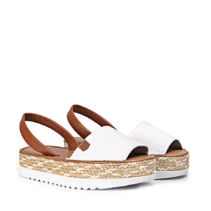 Sandalias plataformas Popa saona en blanco estilo abarca