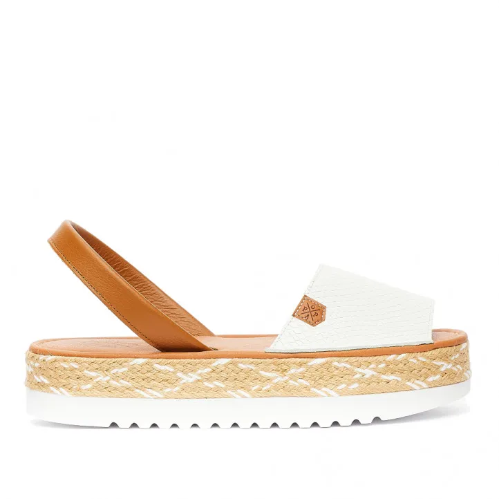 Sandalias plataformas Popa saona en blanco estilo abarca