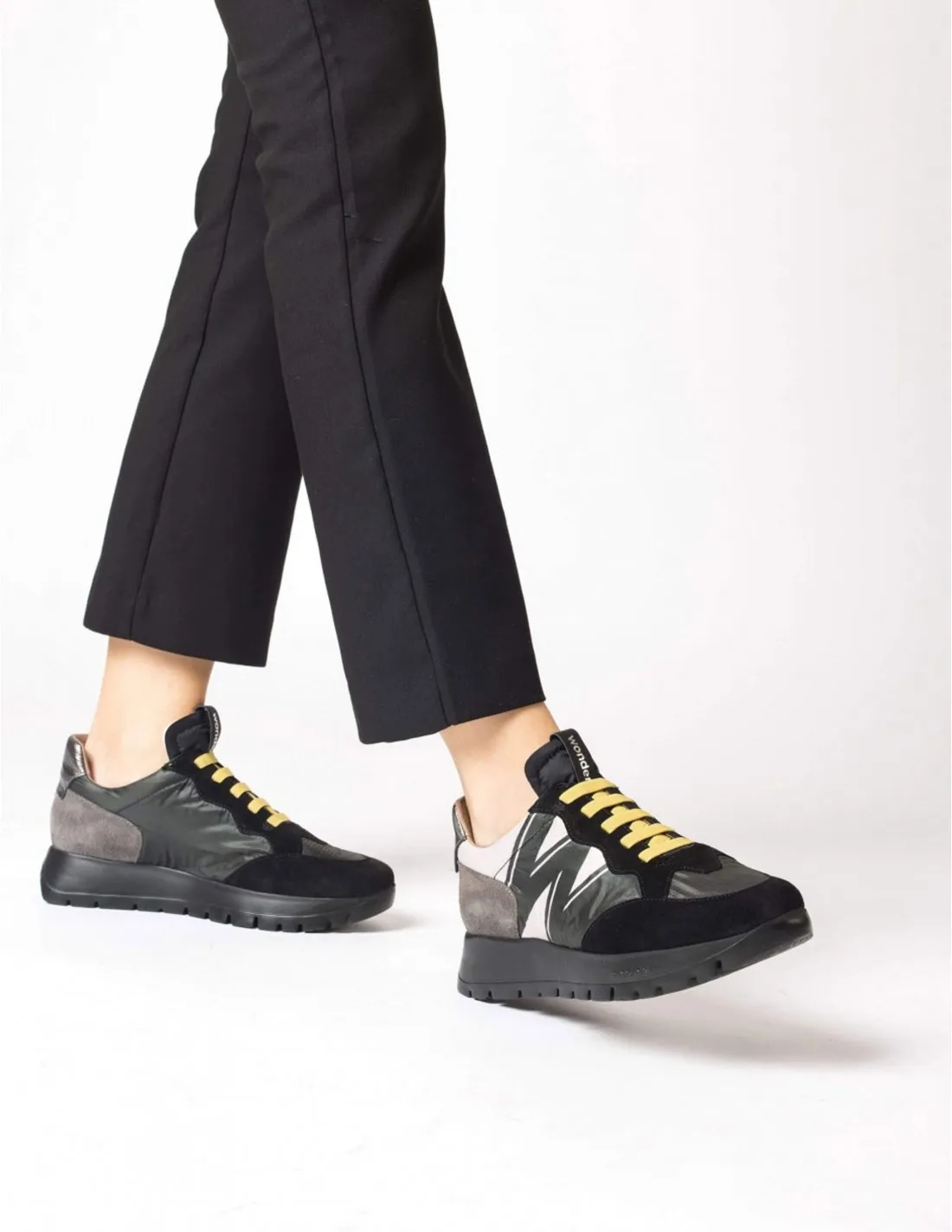 Zapatillas Casual Negras WONDERS